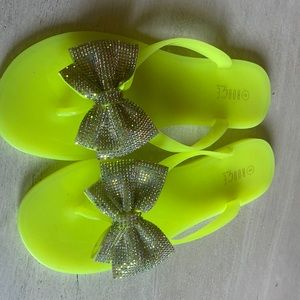 Neón sandals